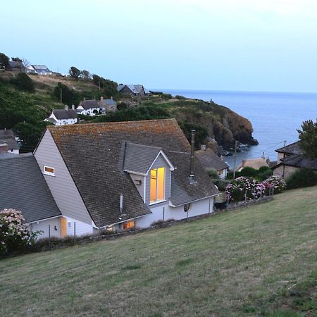 Spinnaker Cadgwith Holiday Home ภายนอก รูปภาพ