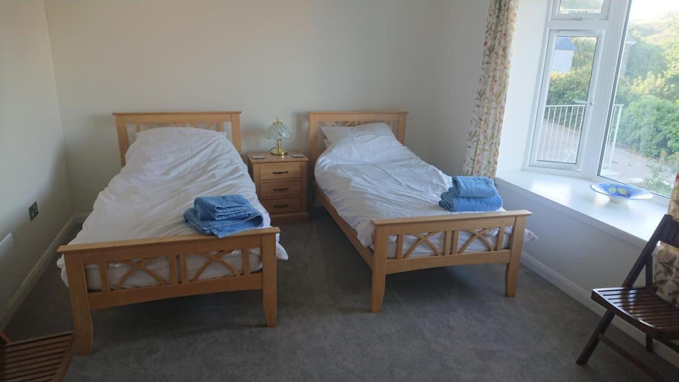 Spinnaker Cadgwith Holiday Home ภายนอก รูปภาพ