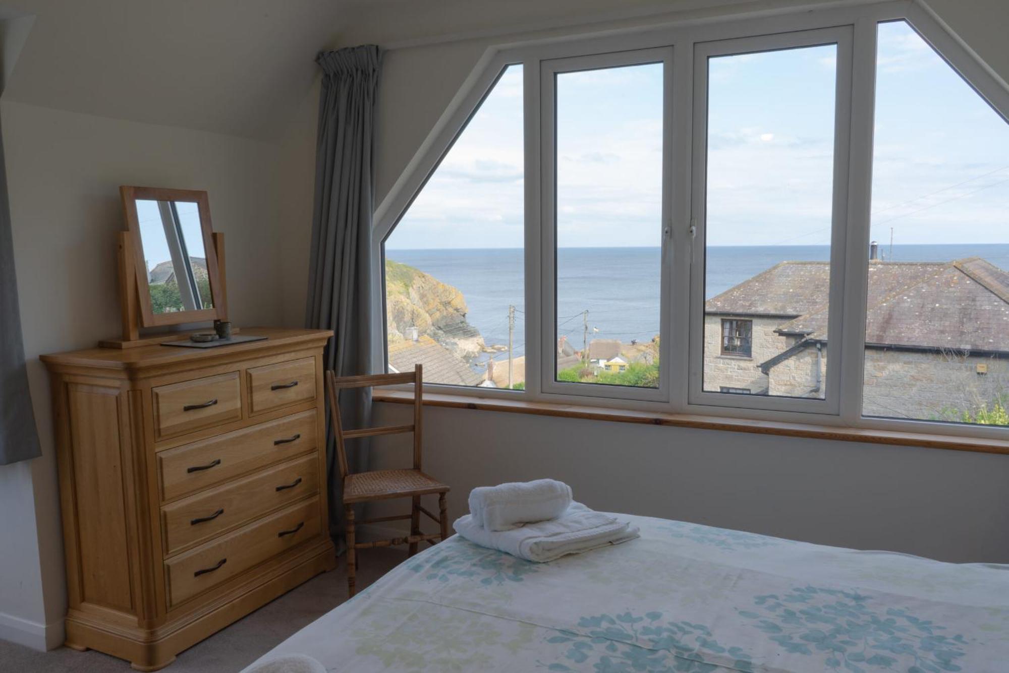 Spinnaker Cadgwith Holiday Home ภายนอก รูปภาพ