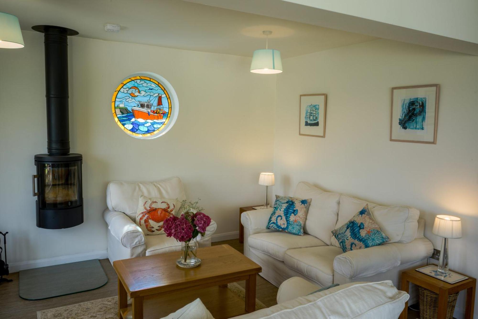 Spinnaker Cadgwith Holiday Home ภายนอก รูปภาพ